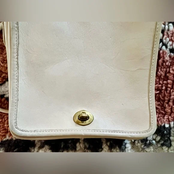 COACH pouch bag - Picture 3 of 5